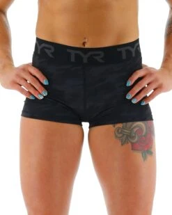 TYR Base Kinetic™ Women's Mid-Rise 2" Logo Short - Blackout Camo
